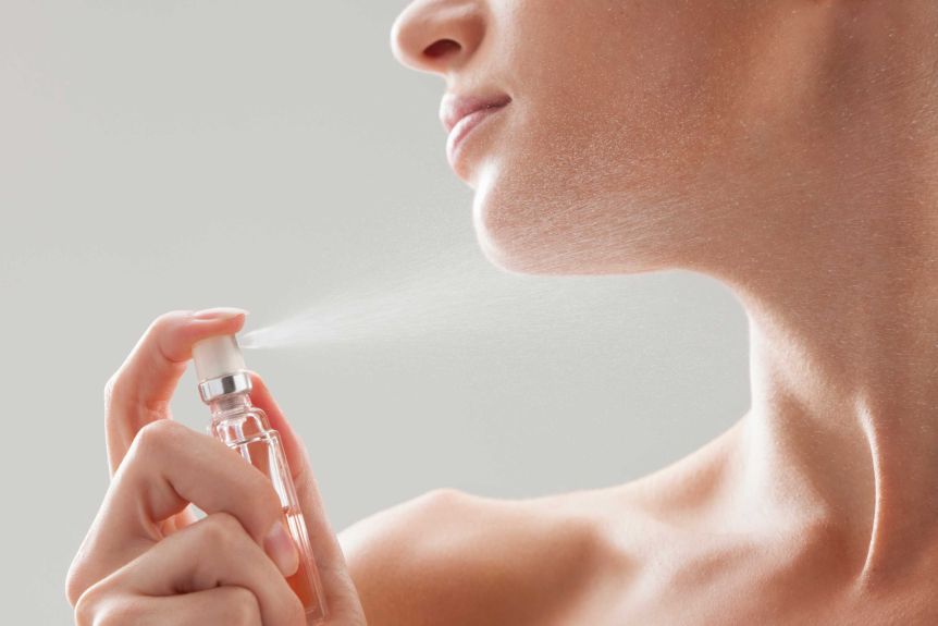 13 Essential Tips on How to Apply Perfume for a Long Lasting Scent